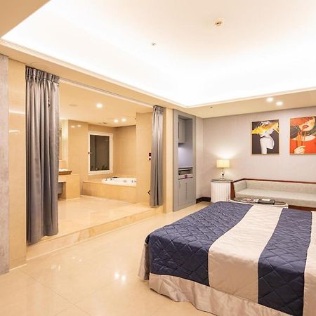 Discovery Motel - Nangang Tajpej Kültér fotó